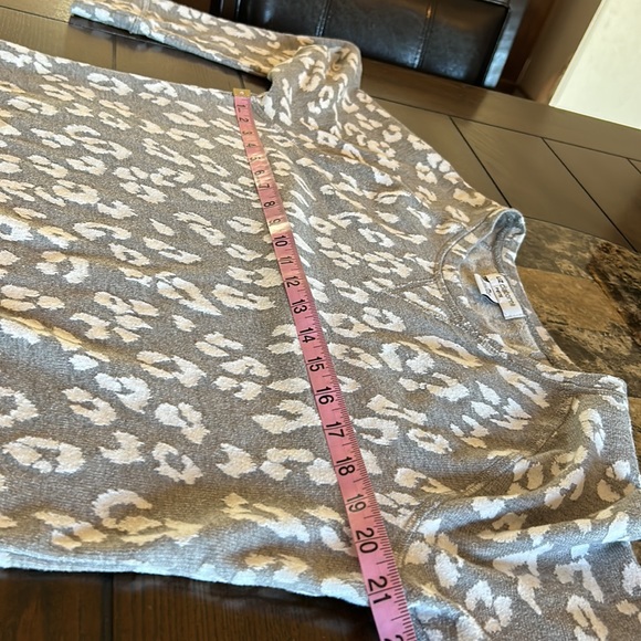 LIZ CLAIBORNE | PL | SWEATSHIRT | ANIMAL PRINT - Picture 6 of 8